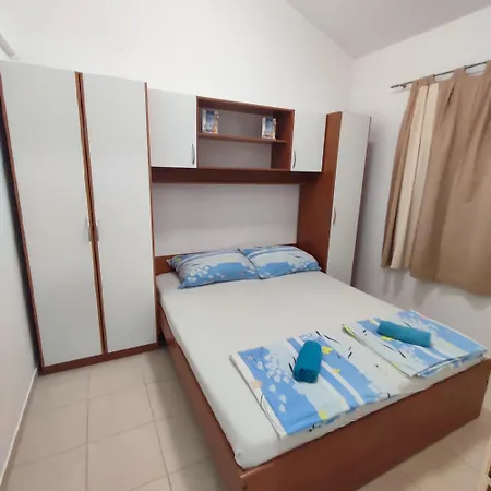 Delfin Apartman Vir