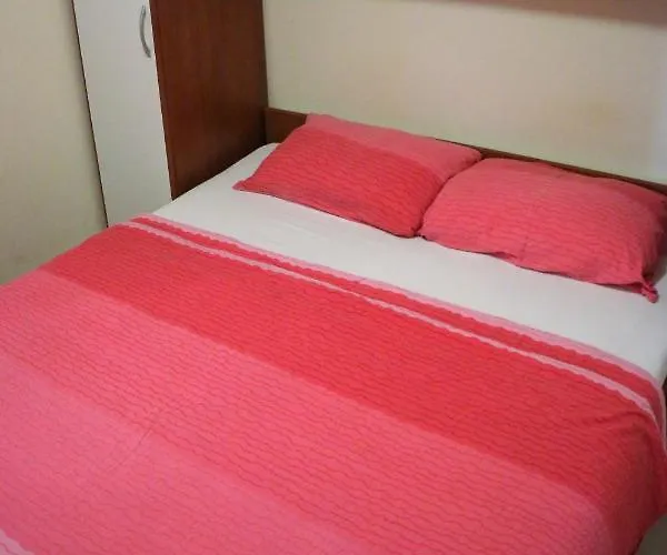 Delfin Apartman Vir