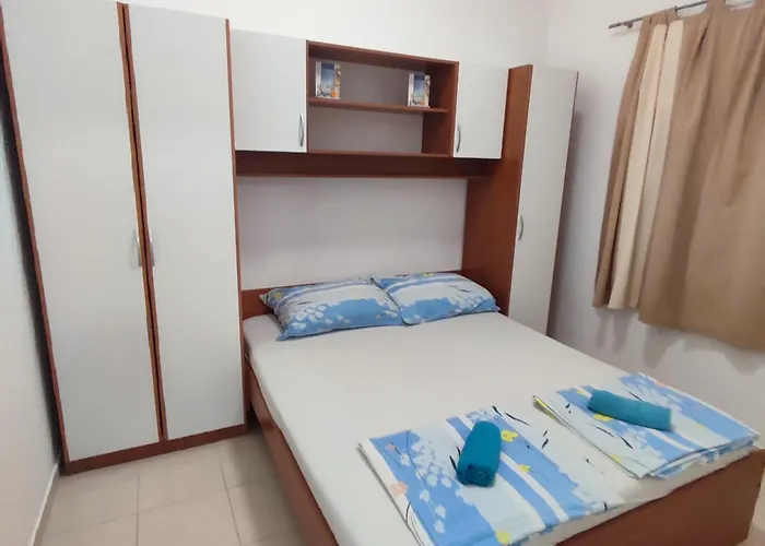 Delfin Apartman Vir