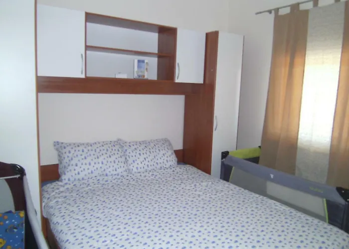Delfin Apartman Vir
